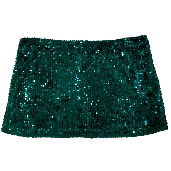 Sexy, Fun Sequined Mini Skirt - Picture 7 of 7